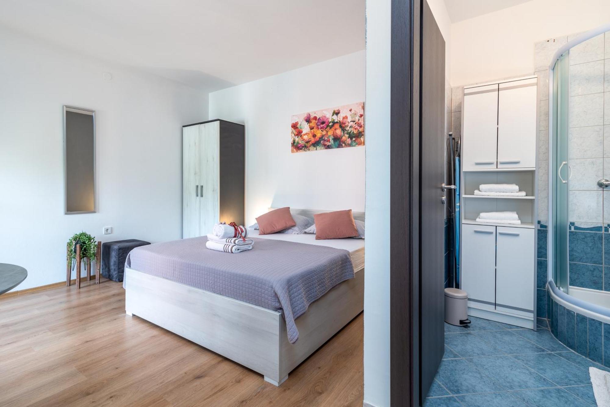 Studio Apartment Coce โตรกีร์ ภายนอก รูปภาพ