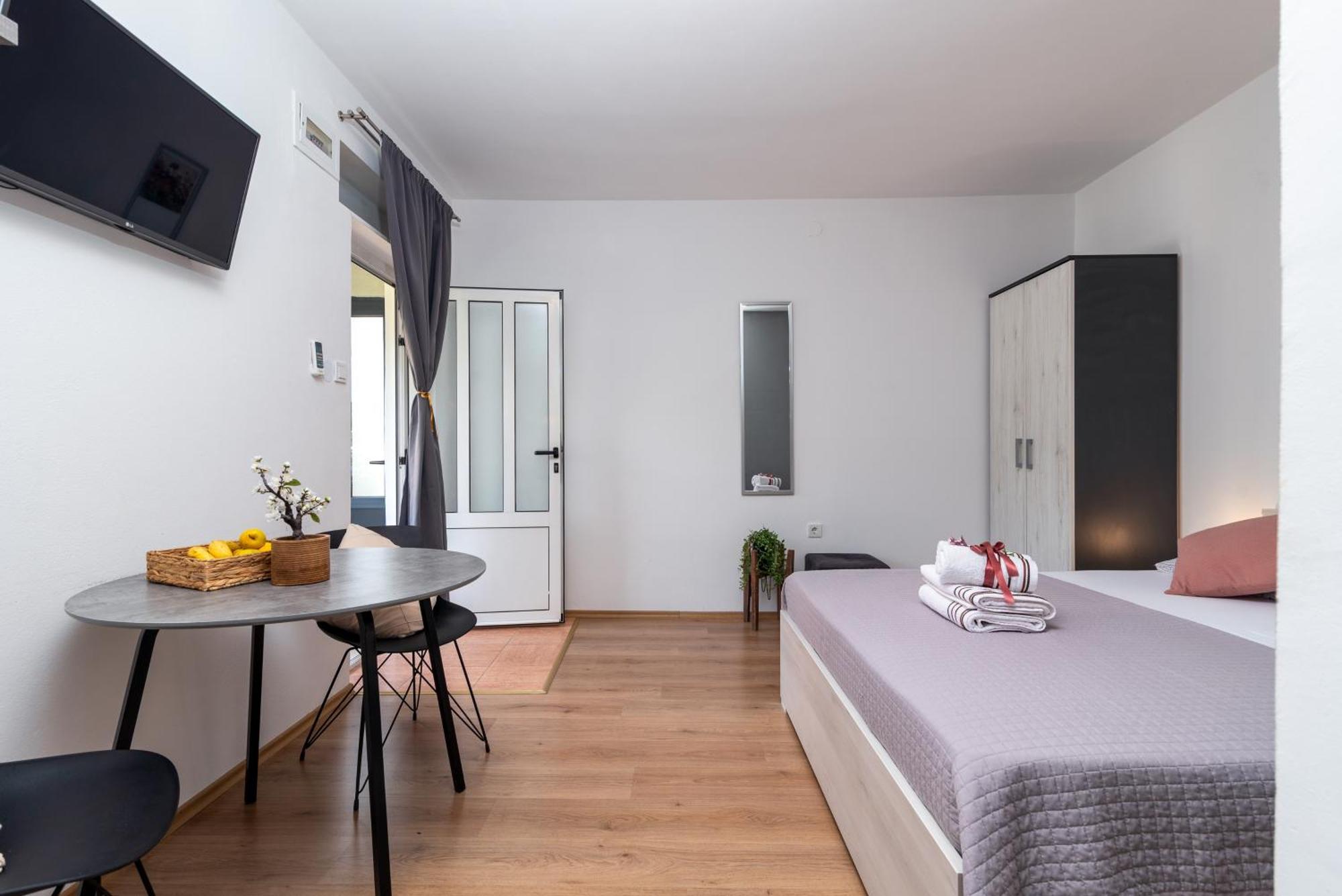 Studio Apartment Coce โตรกีร์ ภายนอก รูปภาพ