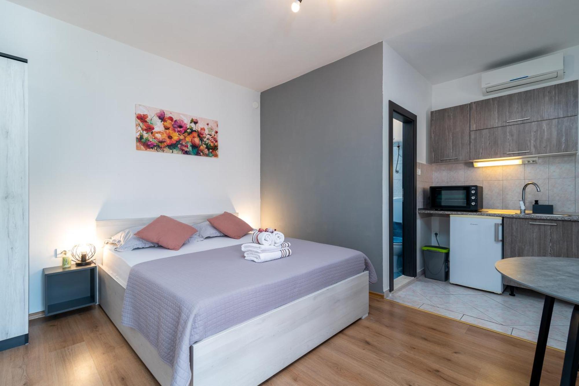 Studio Apartment Coce โตรกีร์ ภายนอก รูปภาพ