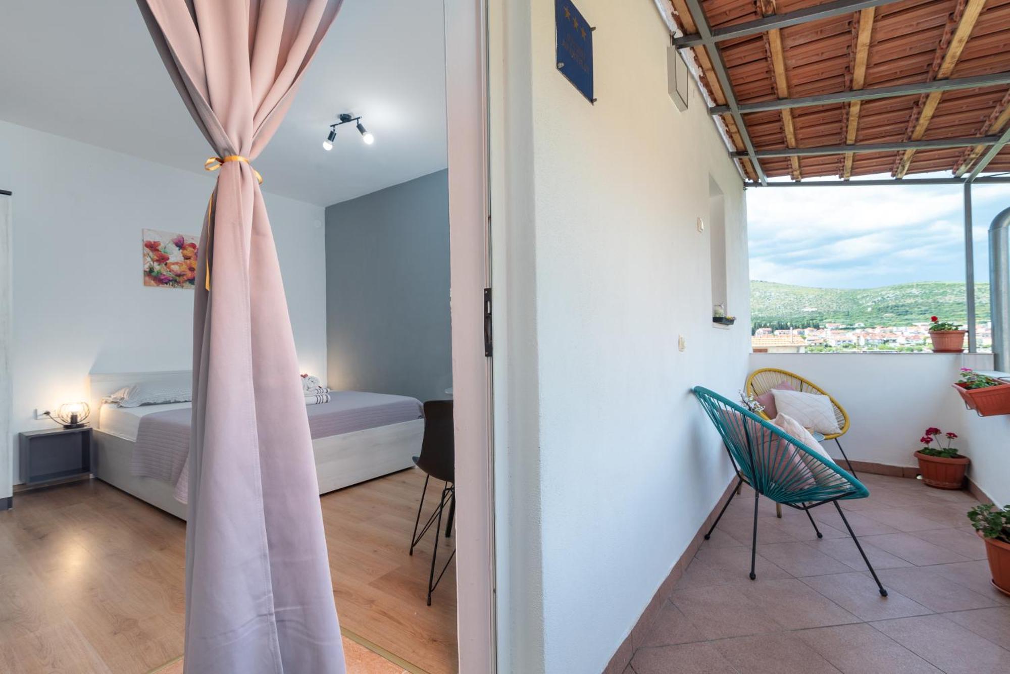 Studio Apartment Coce โตรกีร์ ภายนอก รูปภาพ