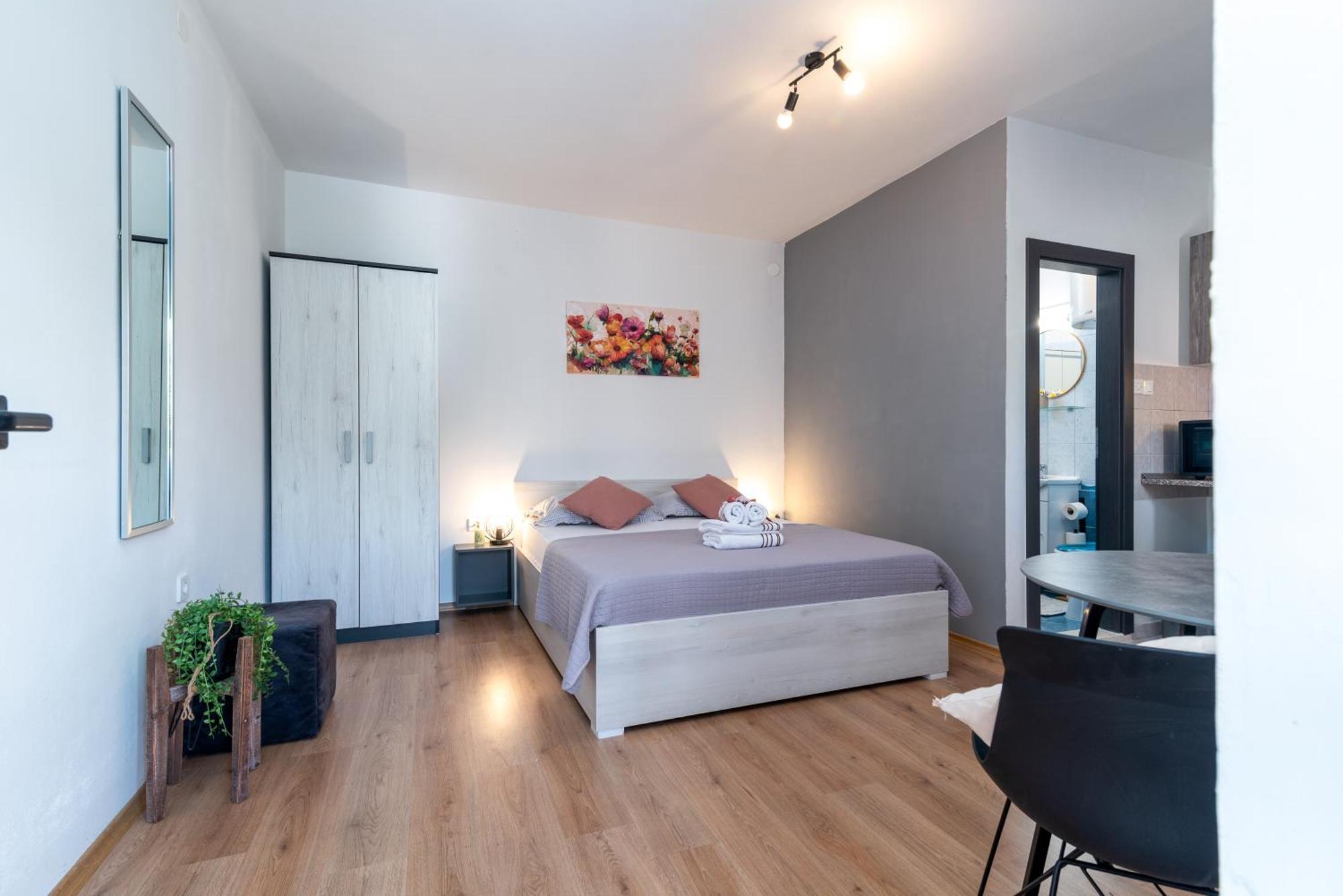 Studio Apartment Coce โตรกีร์ ภายนอก รูปภาพ