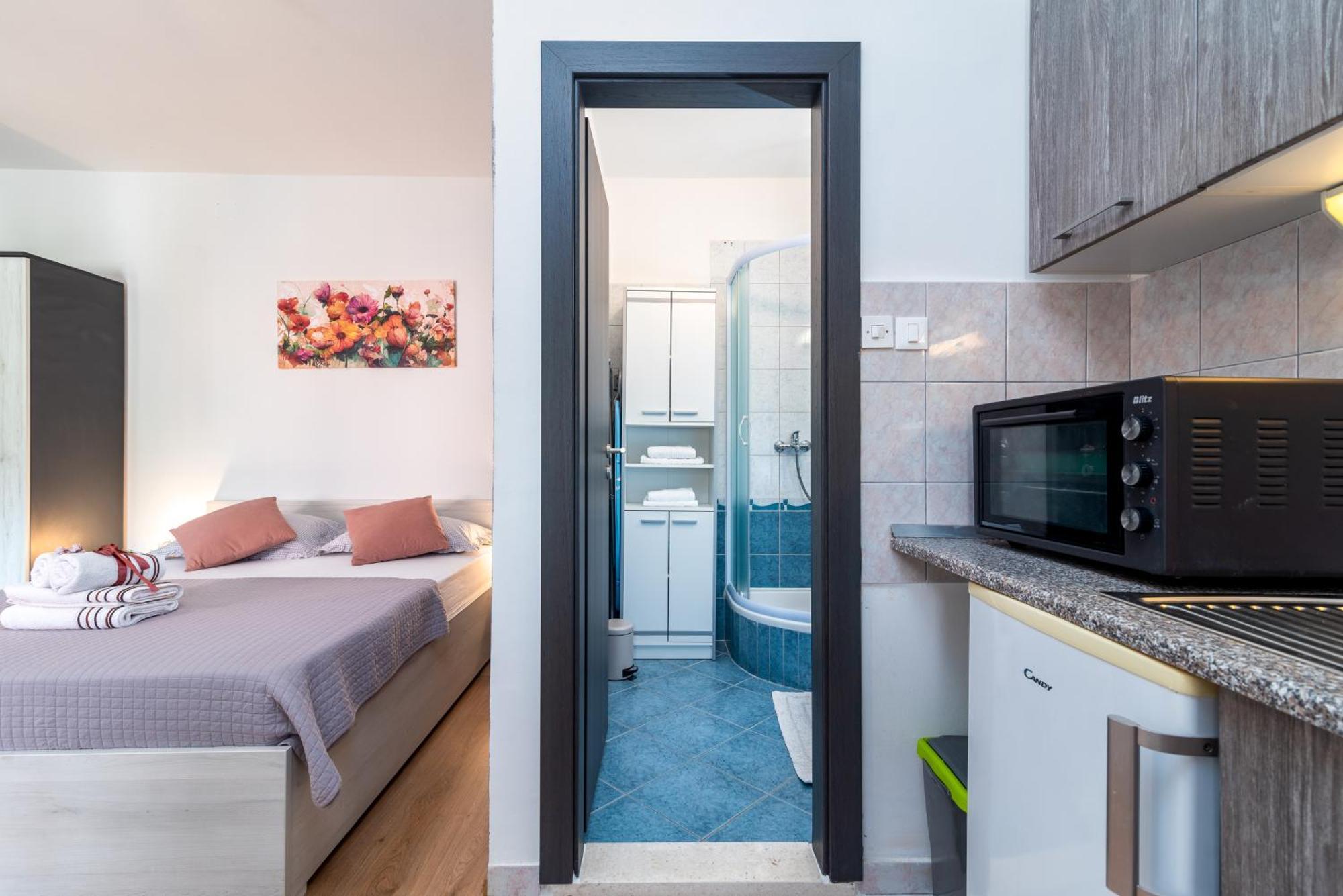 Studio Apartment Coce โตรกีร์ ภายนอก รูปภาพ